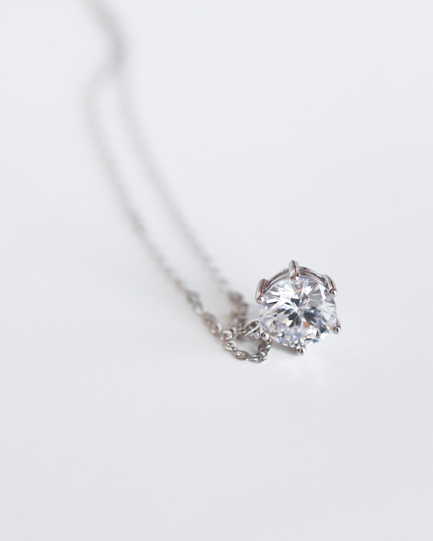 Silver necklace with 8.5mm solitaire zirconia
