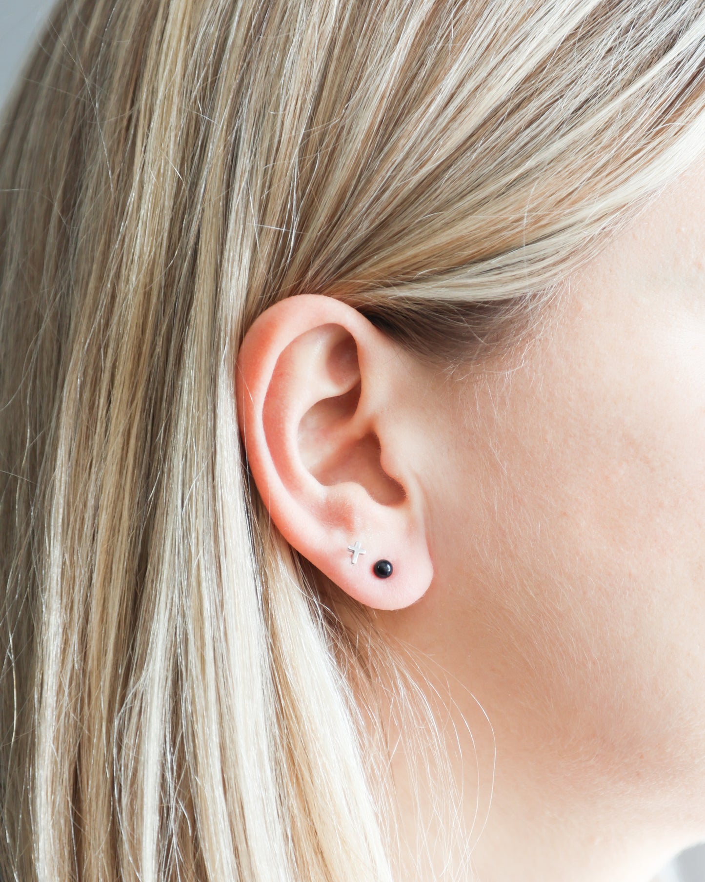Black Agate Minimalist Stud Earrings, 925 Silver, Gift for Her or Him, Small Earrings for Sensitive Ears