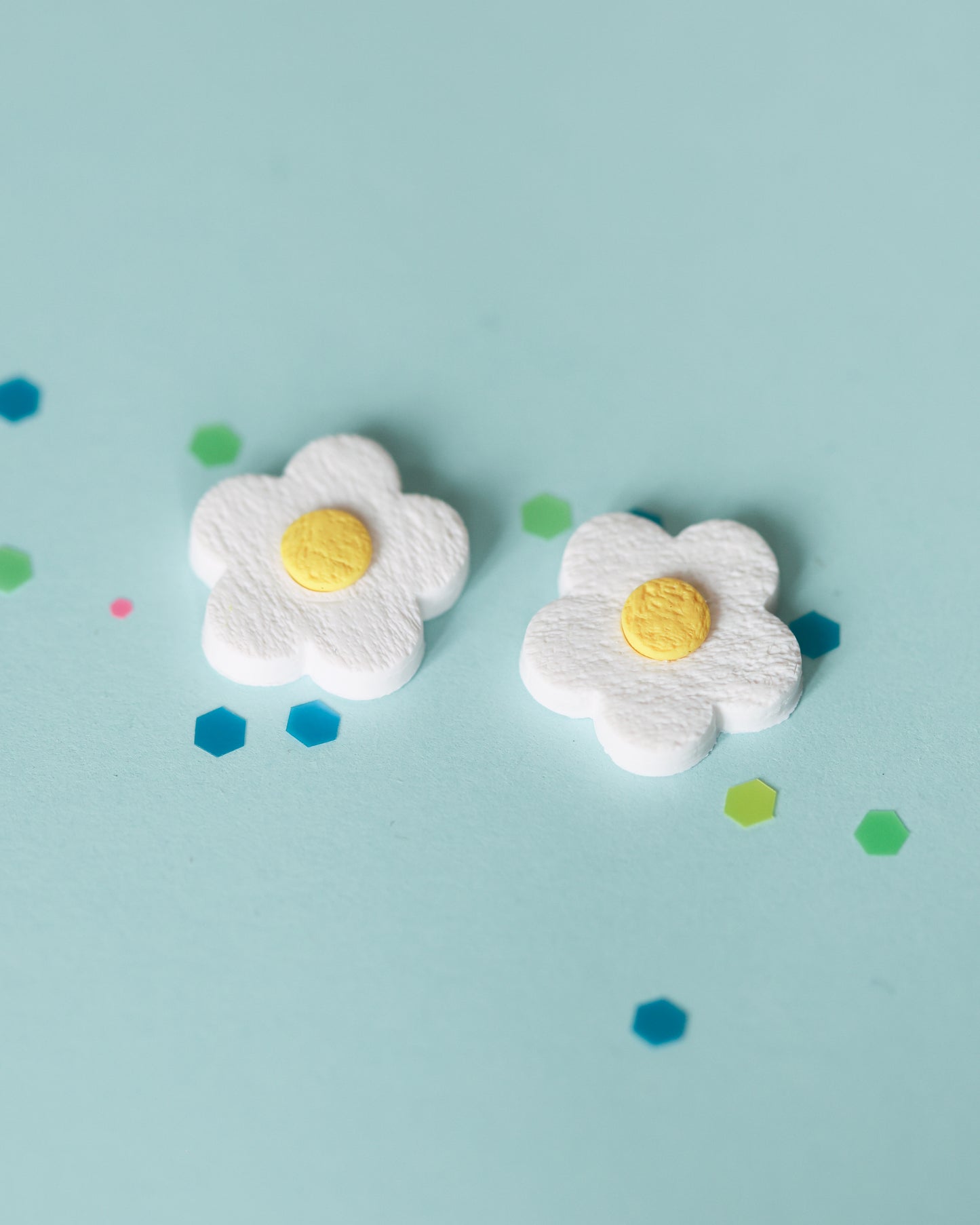 Daisy flower studs - Handmade jewelry