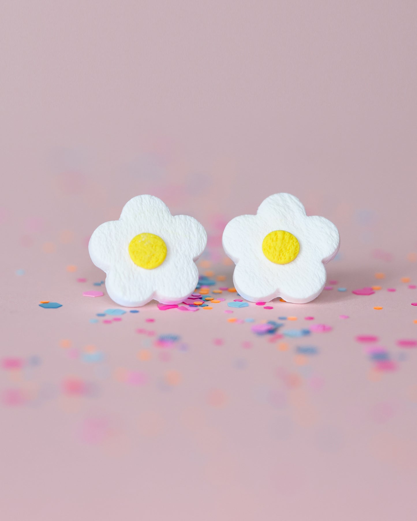 Daisy flower studs - Handmade jewelry