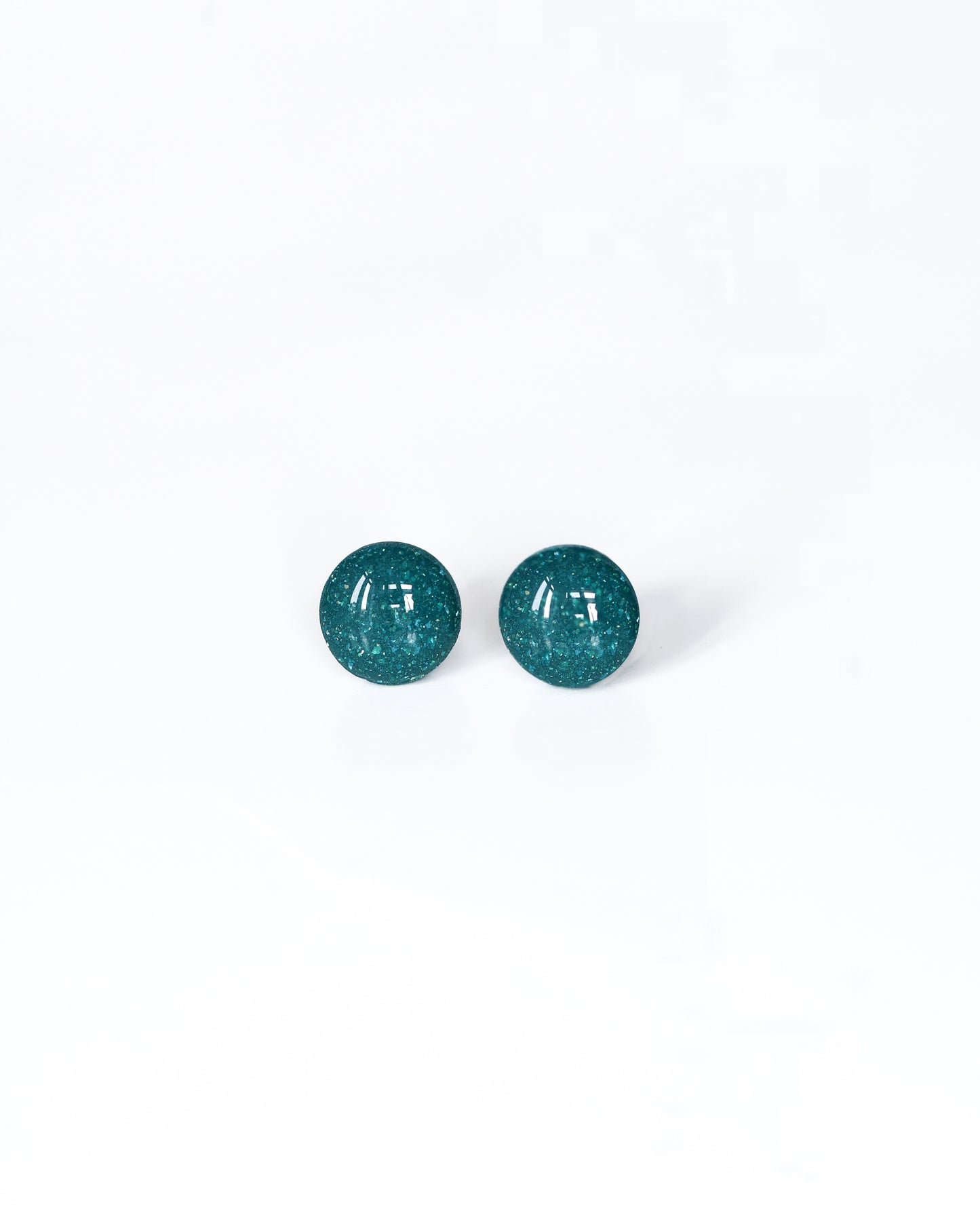 Green stud earrings with stellar glitter 8mm - Handmade jewelry