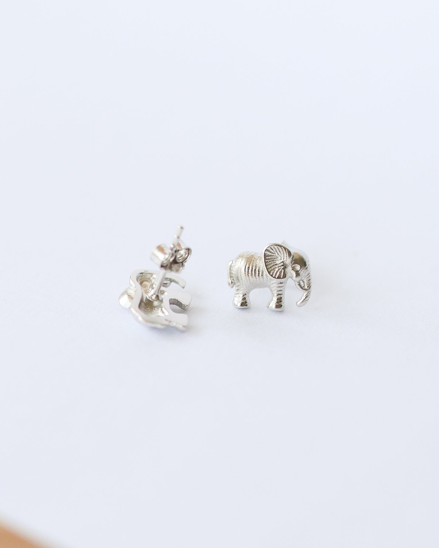 Elephant stud earrings in 925 sterling silver
