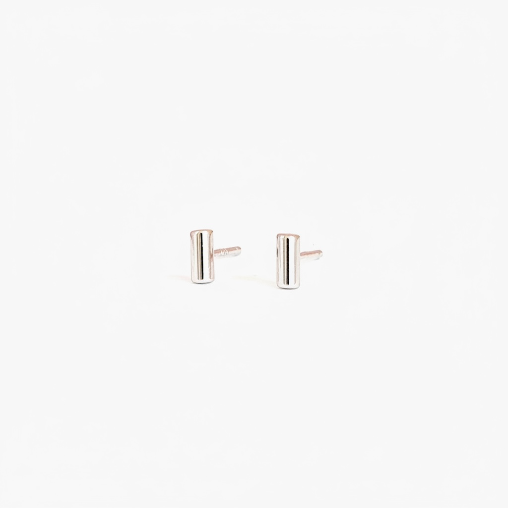 Bar stud earrings in 925 sterling silver
