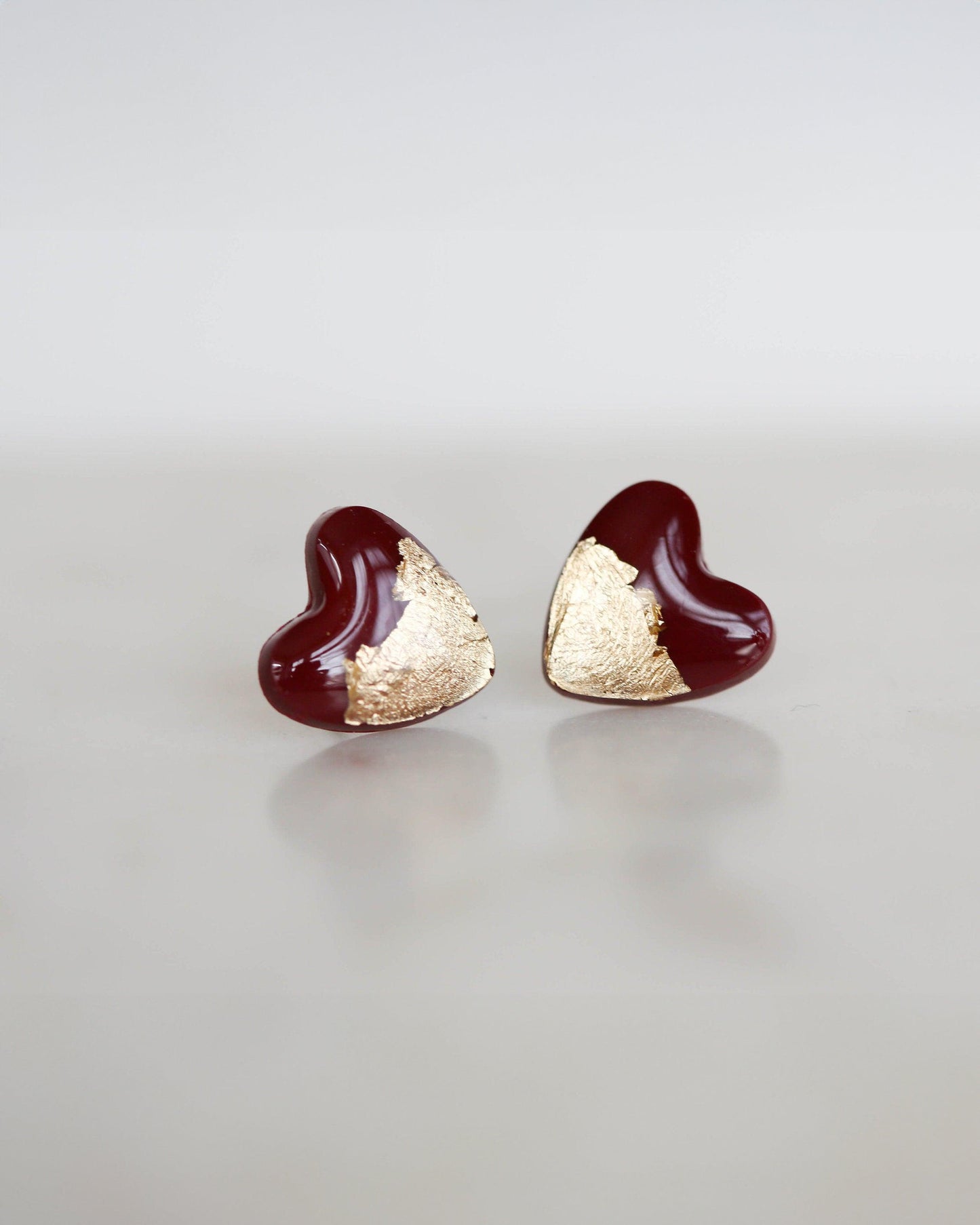 Burgundy heart stud earrings - Ollijewelry