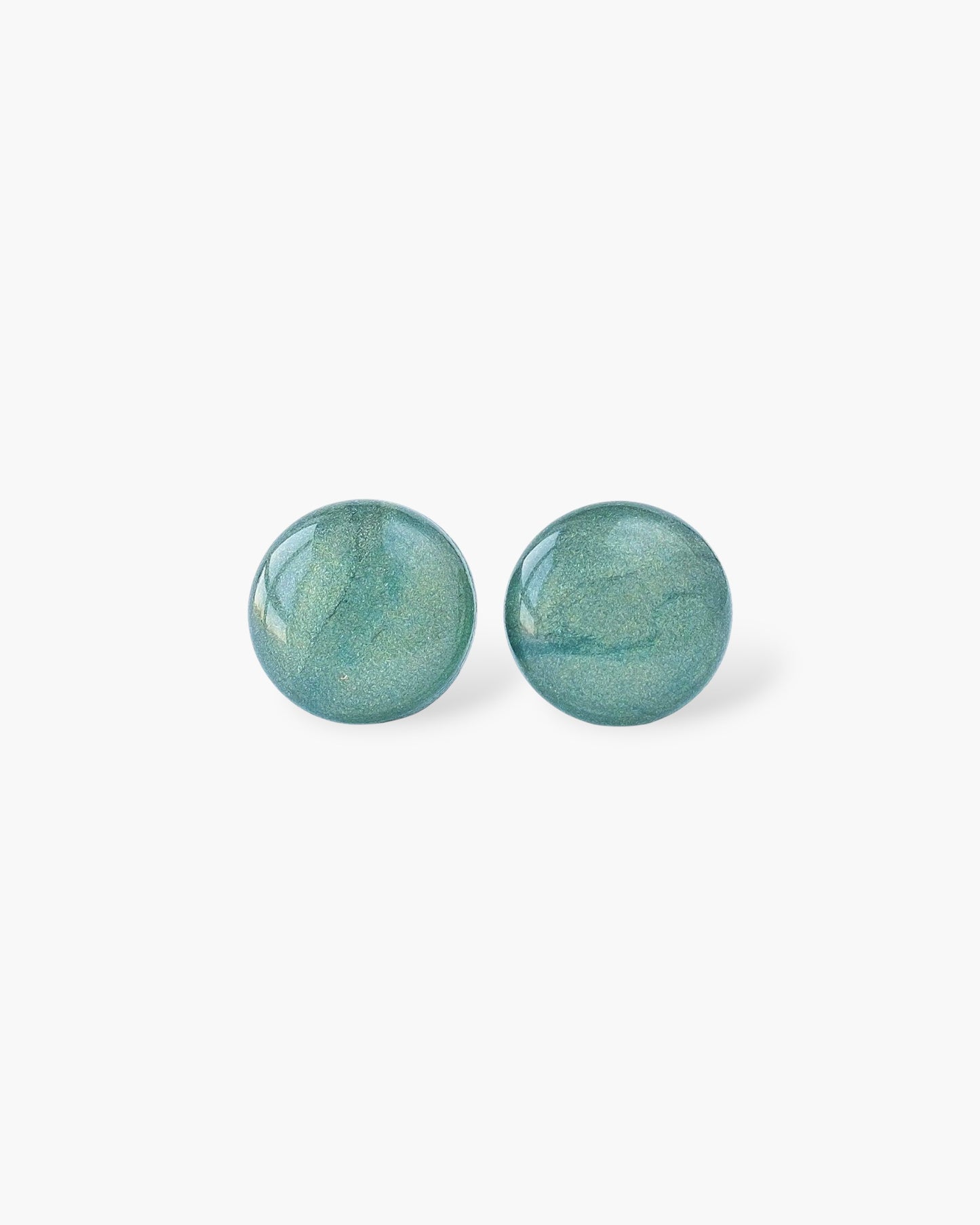 Pearl green stud earrings - Handmade jewelry