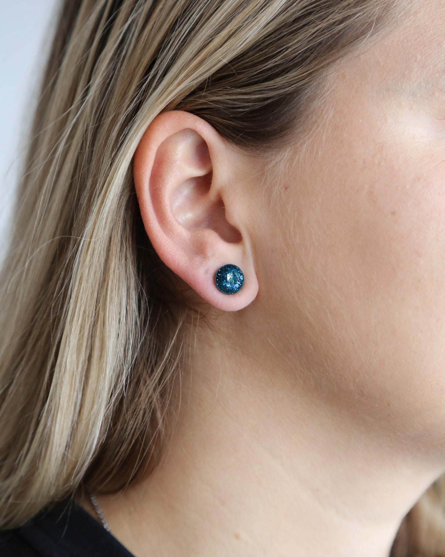Minimalist 8mm glitter stud earrings - Ollijewelry