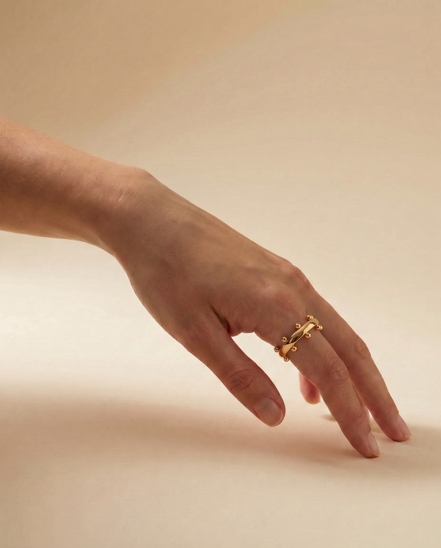Bague ouverte vintage haut de gamme en métal doré brossé