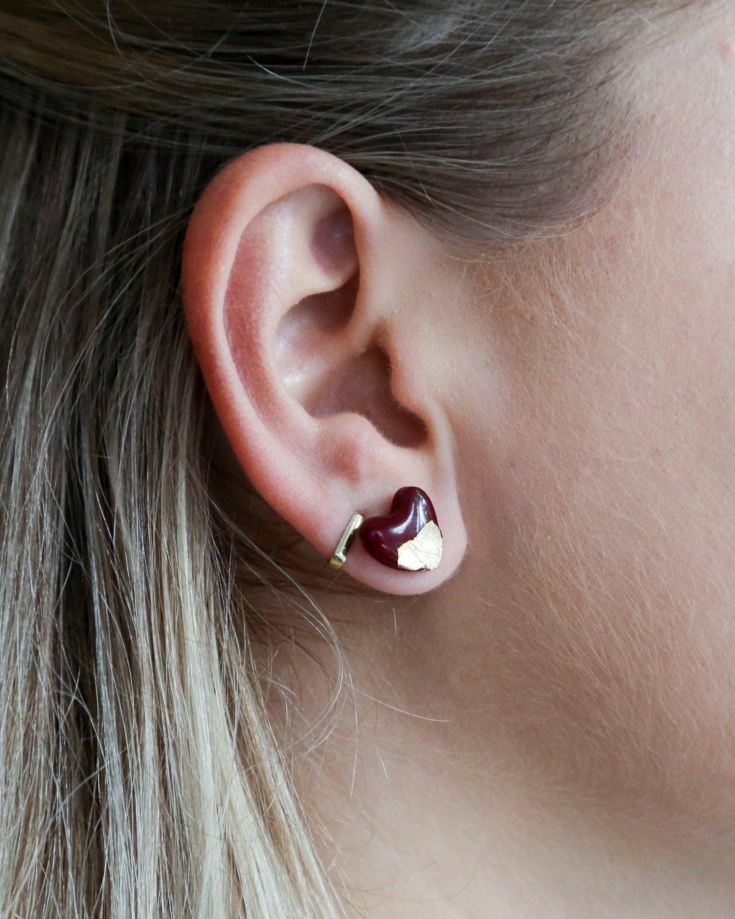 Burgundy heart stud earrings - Ollijewelry