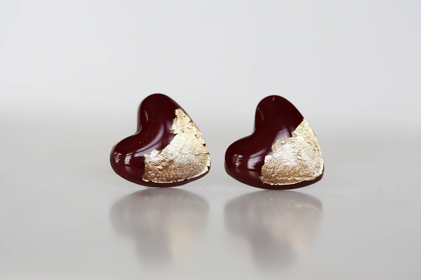 Burgundy heart stud earrings - Ollijewelry