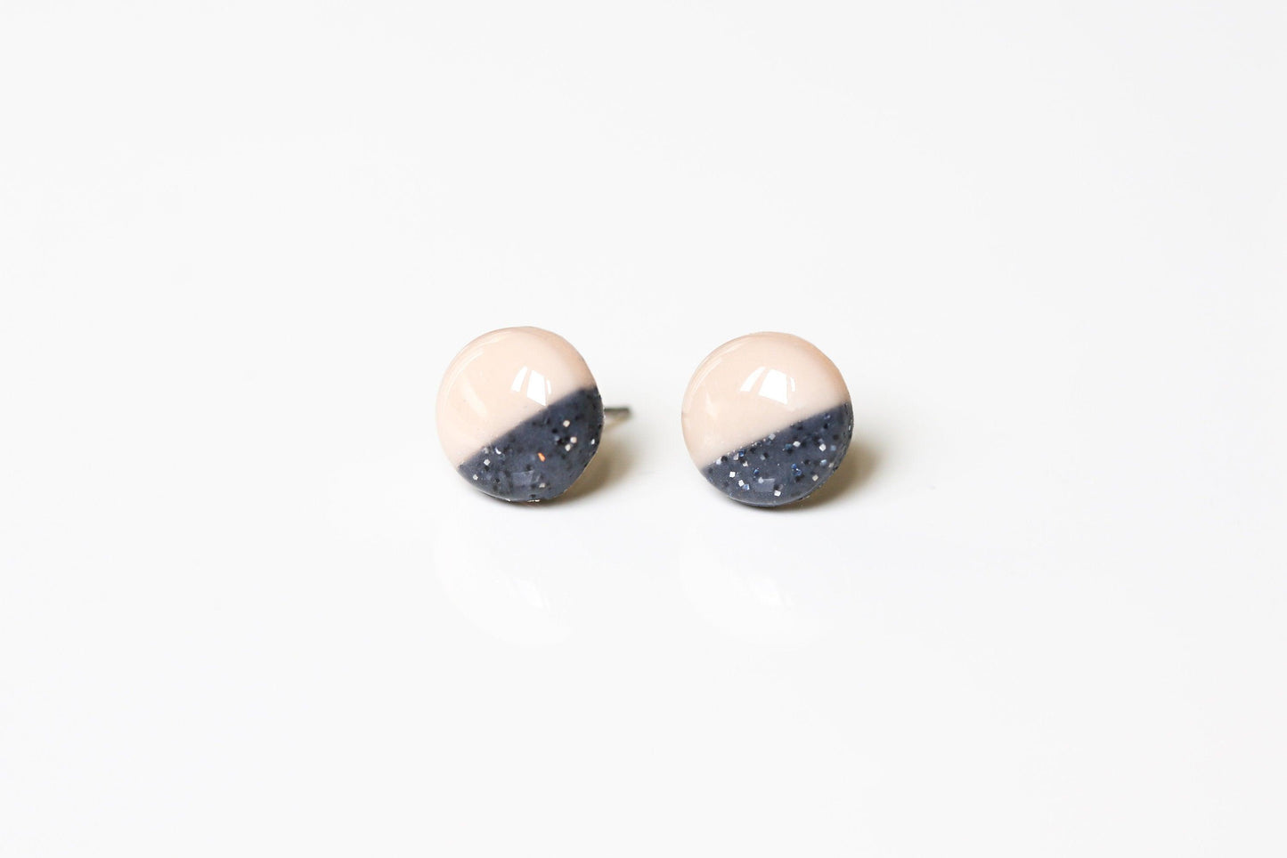 Champagne and granite stud earrings - Ollijewelry