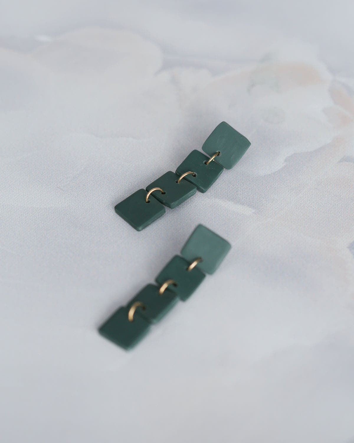 Emerald green square geometric statement earrings - Ollijewelry
