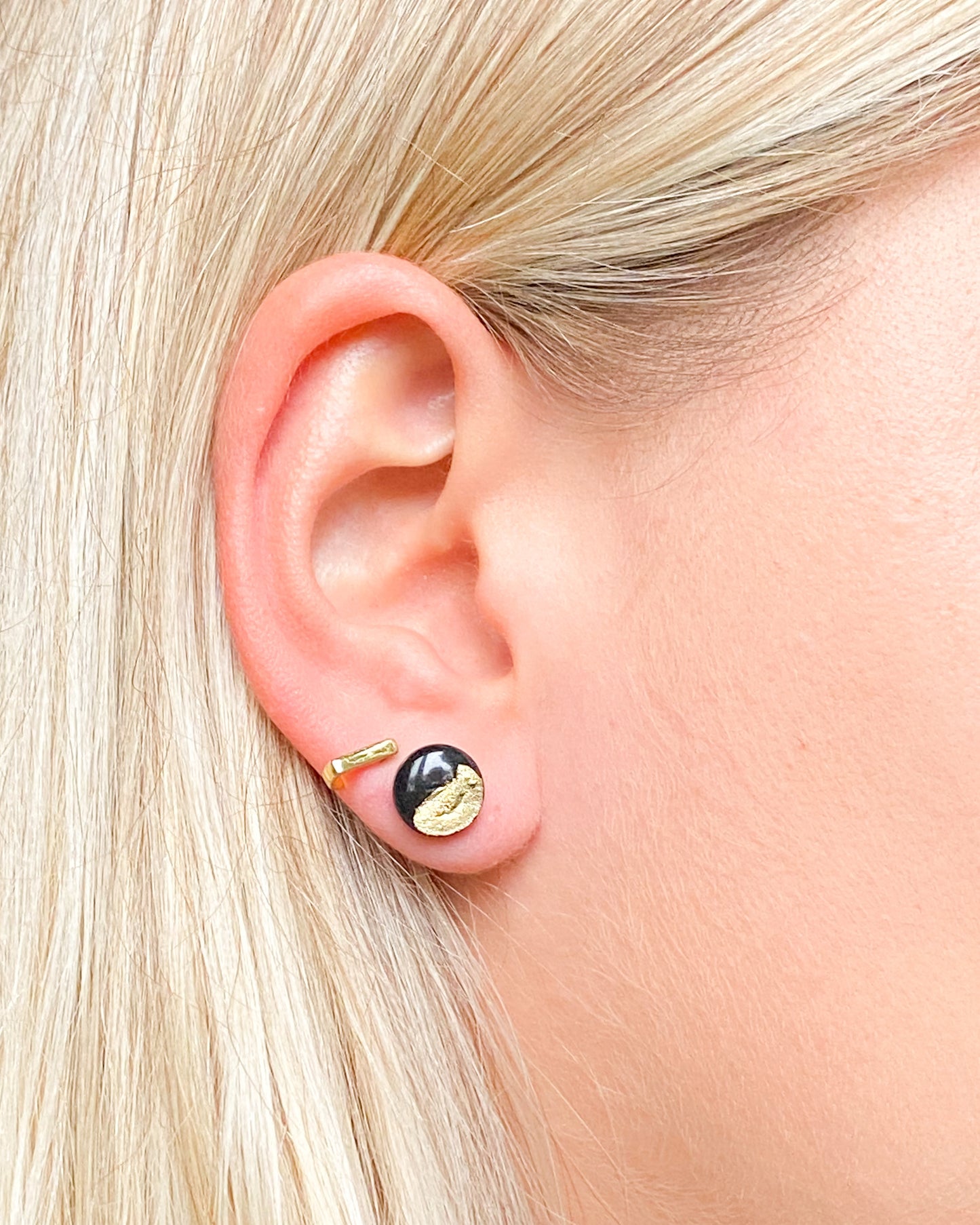 Black and gold stud earrings freeshipping - Ollijewelry