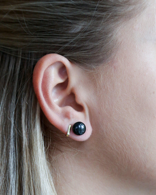 Simple black round studs for sensitive ears - Ollijewelry