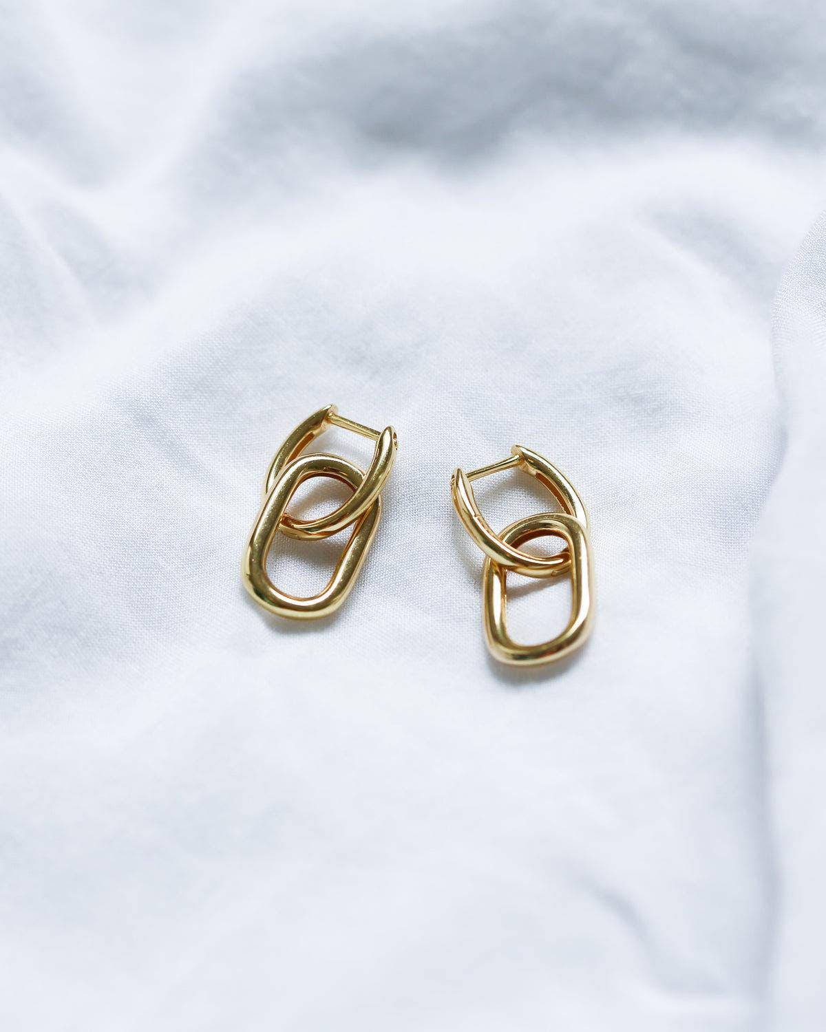 The Ella earrings made in gold - Ollijewelry
