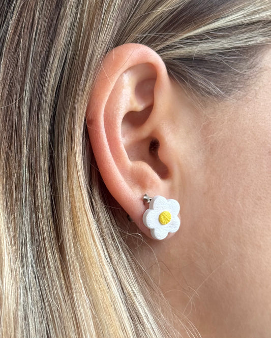 Daisy flower studs - Handmade jewelry