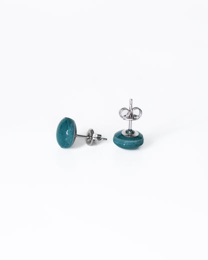 Green stud earrings with stellar glitter 8mm - Handmade jewelry