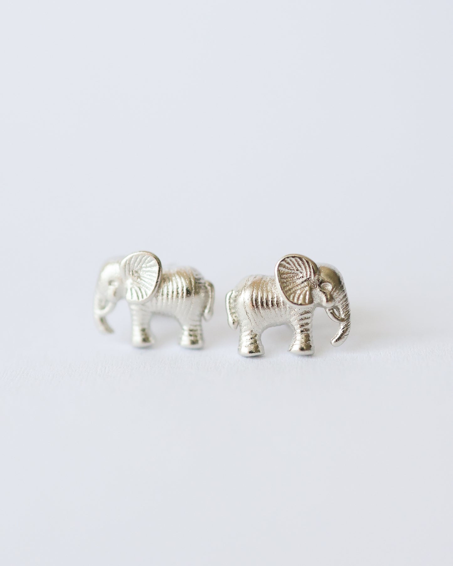 Elephant stud earrings in 925 sterling silver