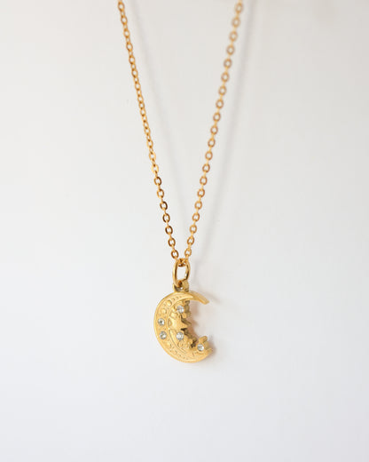 18K Gold Plated Stainless Steel Half Moon Necklace – Celestial Crescent Moon Pendant