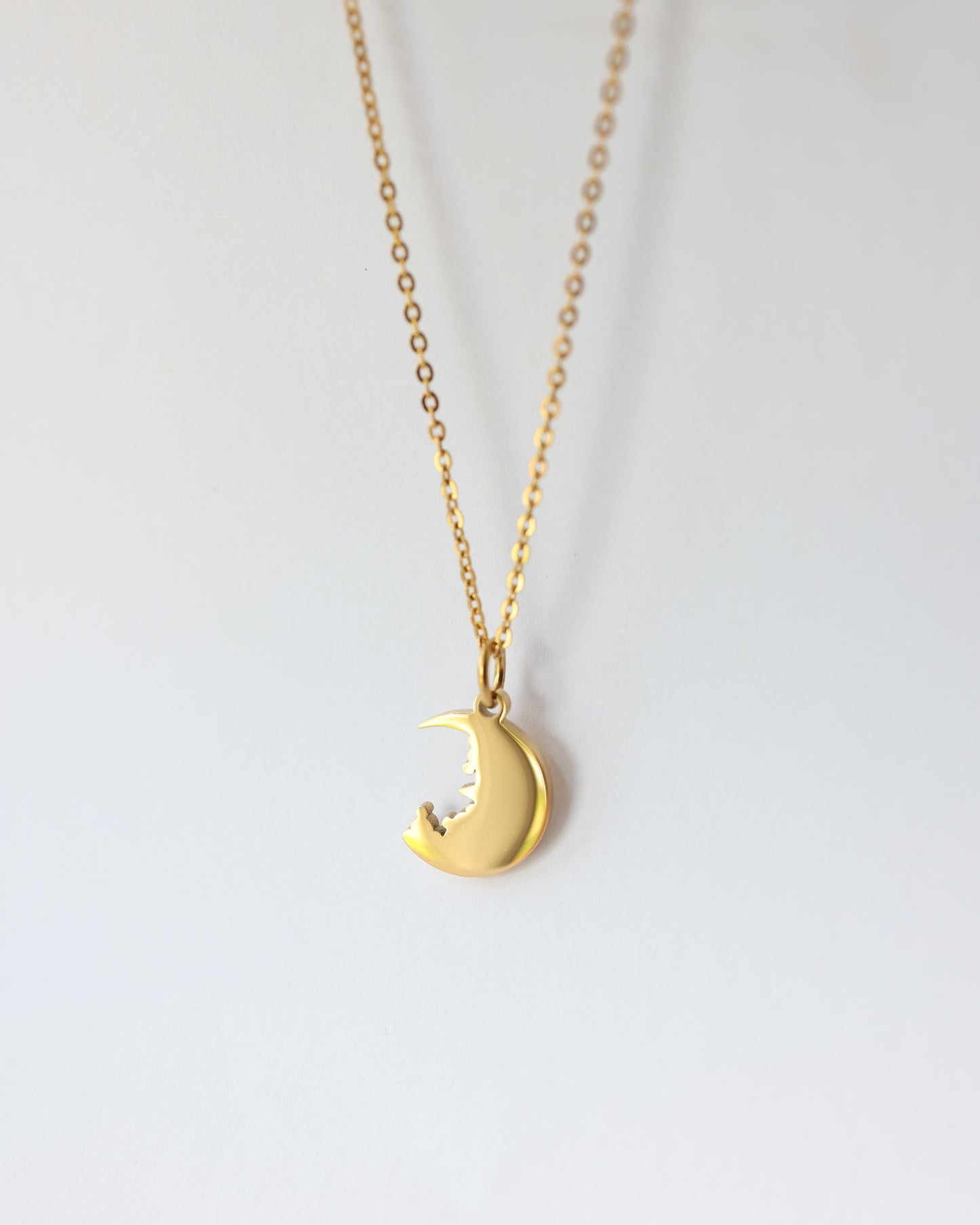 18K Gold Plated Stainless Steel Half Moon Necklace – Celestial Crescent Moon Pendant