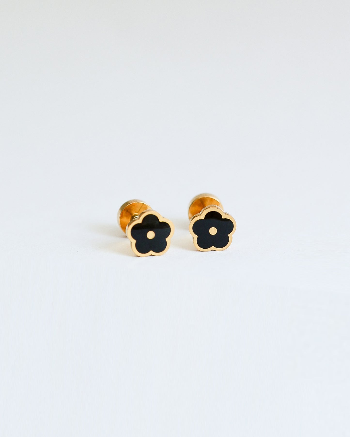 Black flower flat back studs - Surgical steel