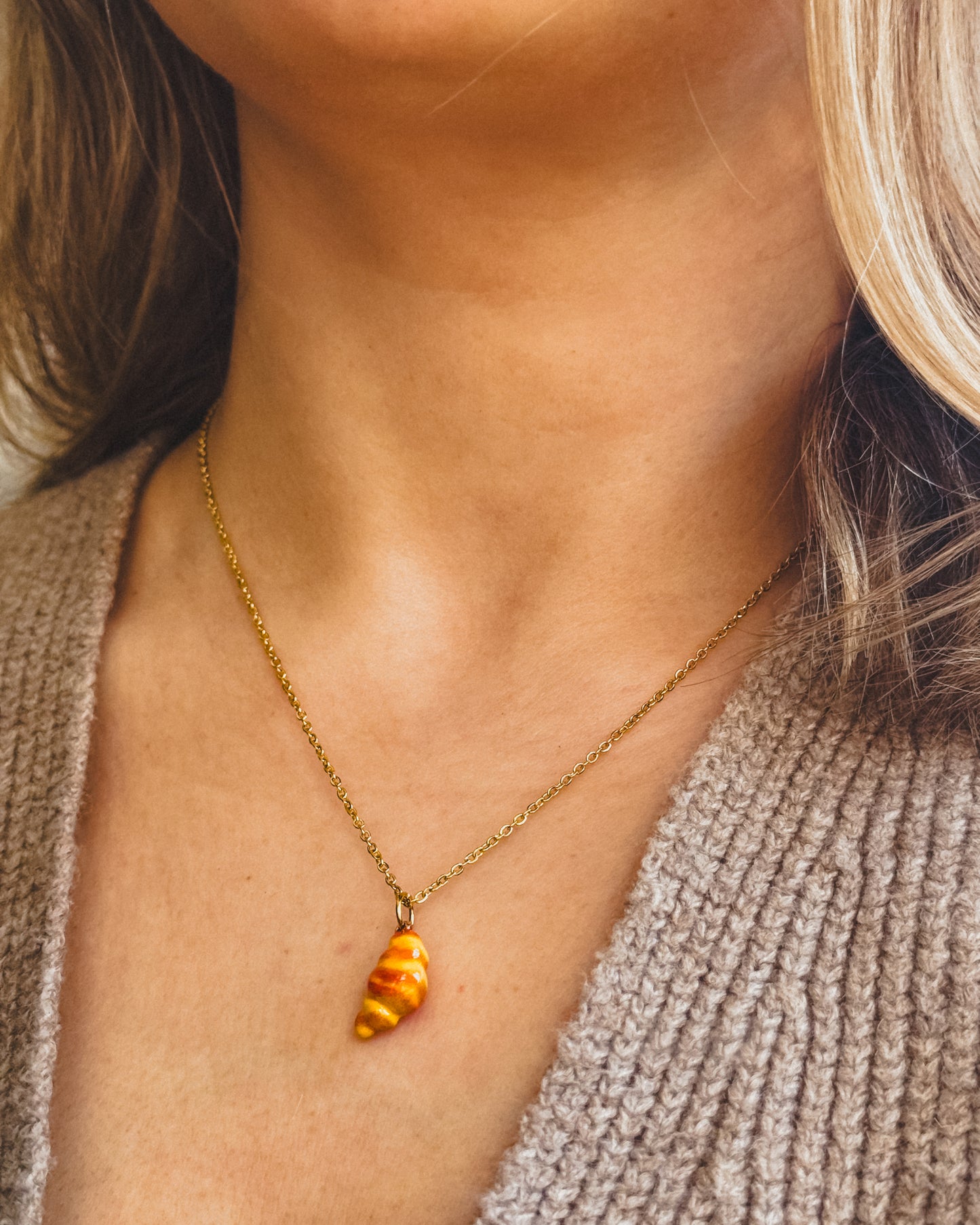 Croissant Stainless steel delicate necklace