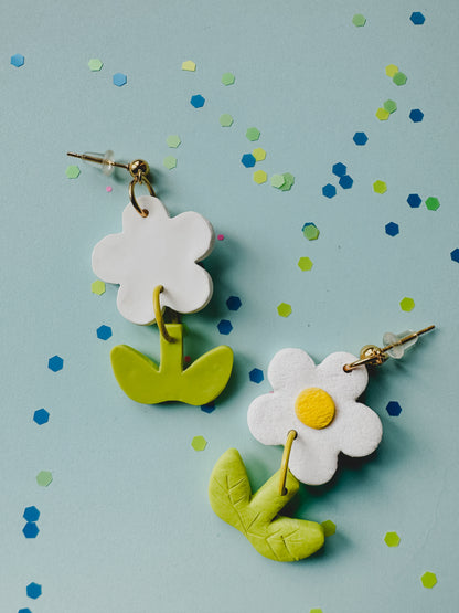 Daisy flower dangle earrings - Handmade jewelry