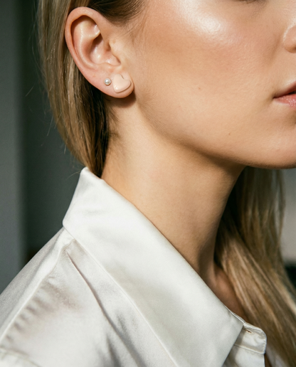 Delicate heart studs earrings