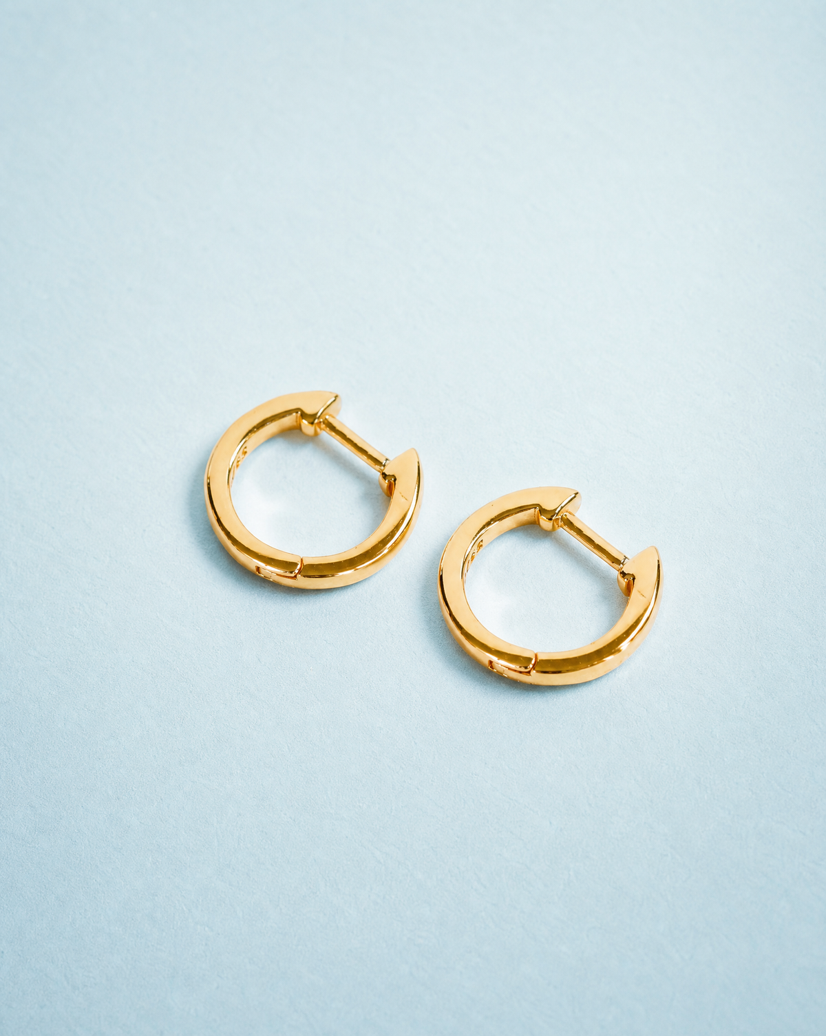 Petites boucles d'oreilles créoles en argent sterling