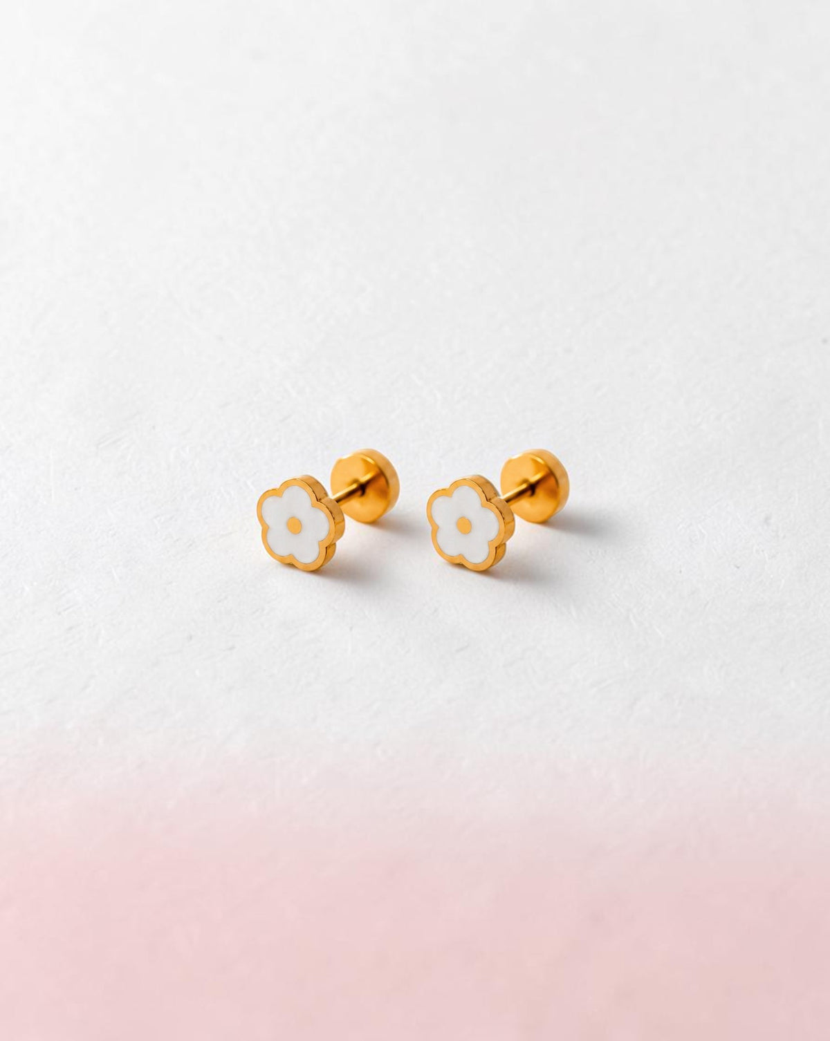 White flower flat back studs