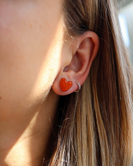 Red heart studs earrings