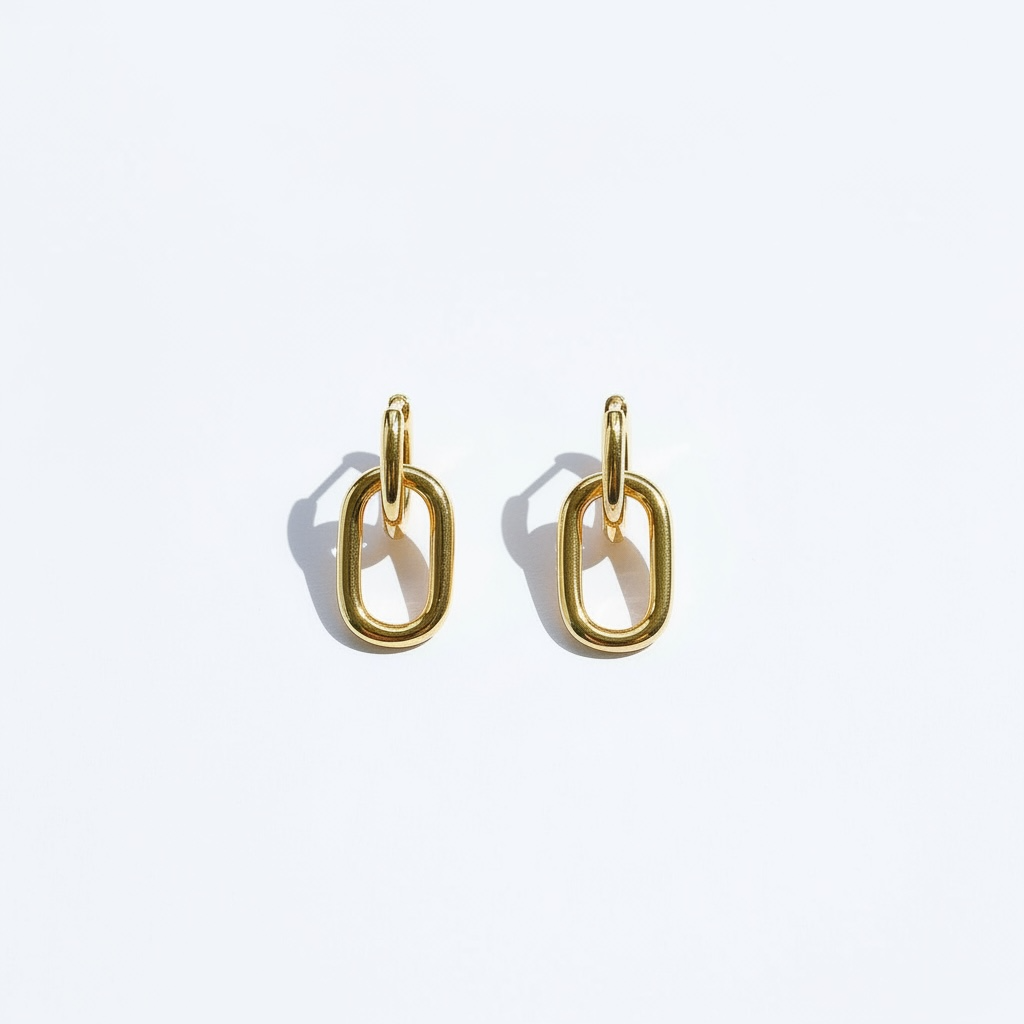 The Ella earrings made in 18k gold