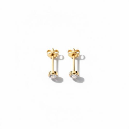 Boucles d'oreilles clous minimalistes en or avec nacre