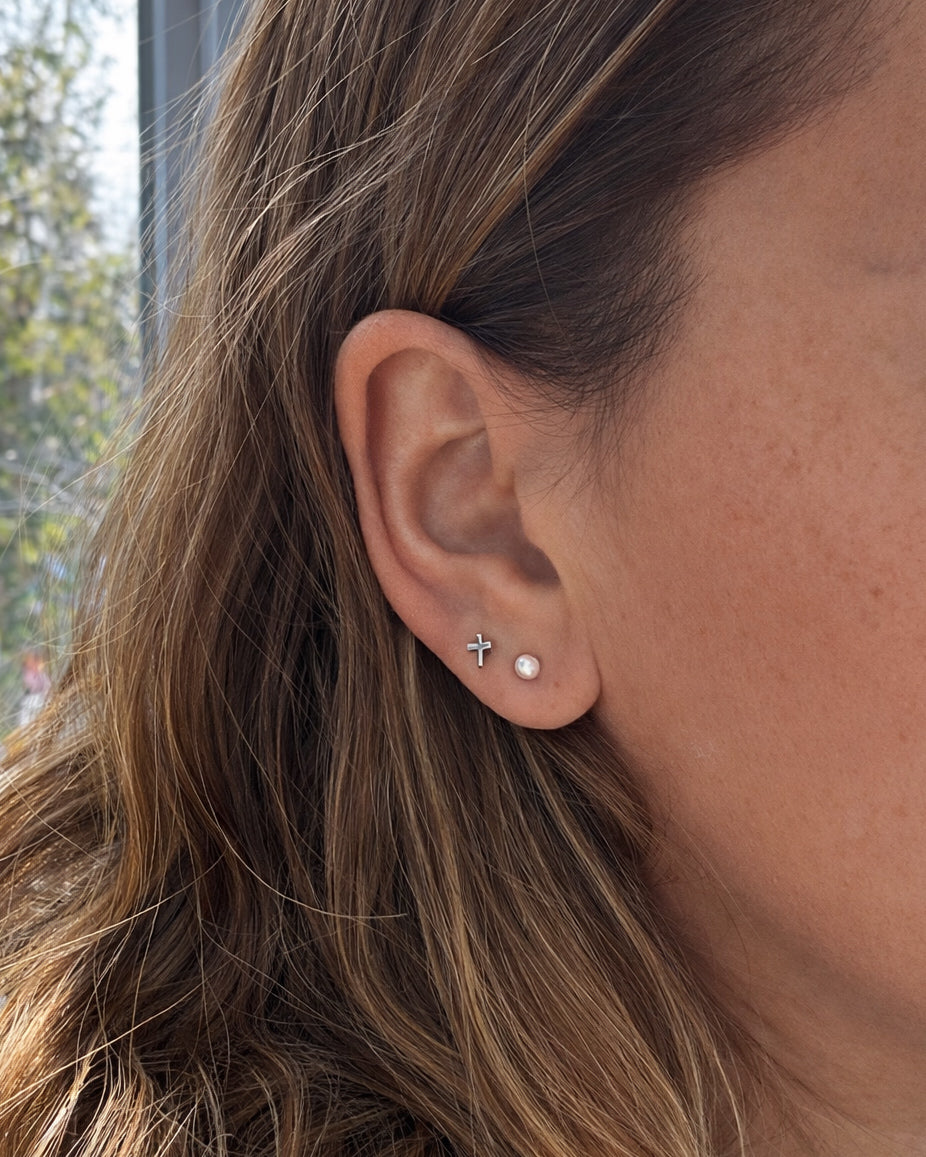 Boucles d'oreilles puces en perles fines avec tiges en argent - 3 mm