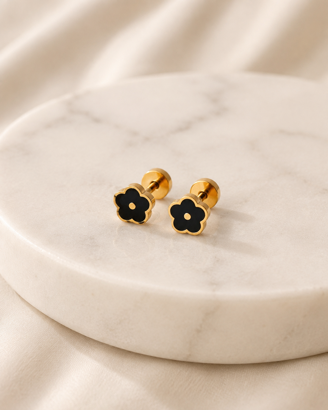 Black flower flat back studs - Surgical steel