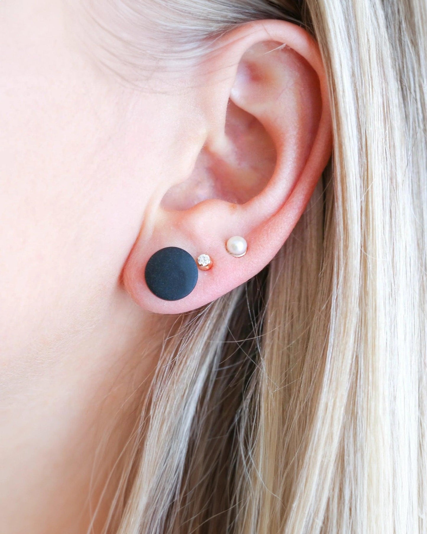 Black matt stud earrings - Ollijewelry