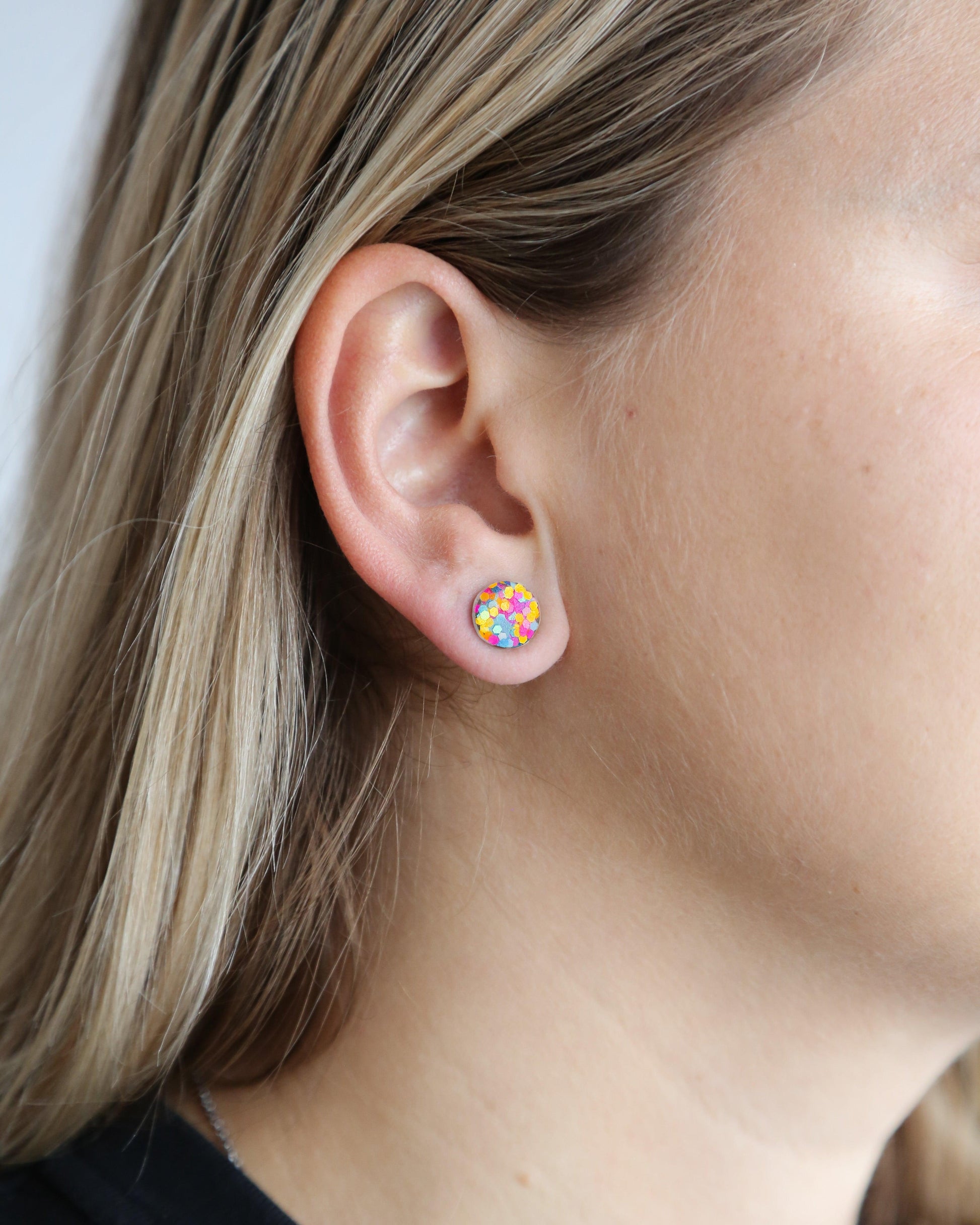 Confetti tiny 8mm stud earrings - Ollijewelry