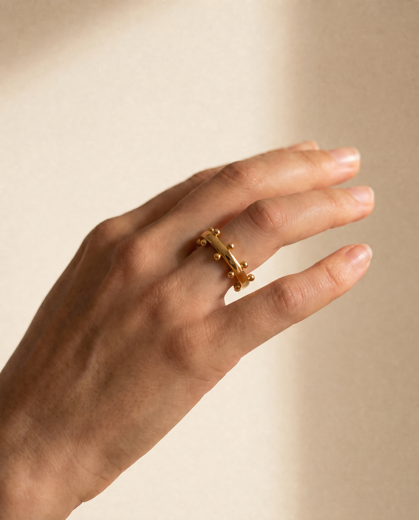Bague ouverte vintage haut de gamme en métal doré brossé