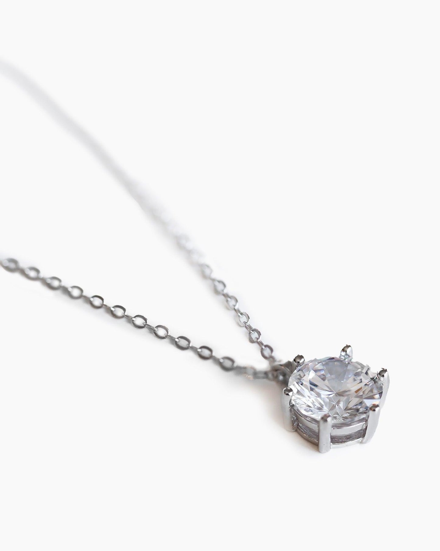 Silver necklace with 8.5mm solitaire zirconia - Ollijewelry