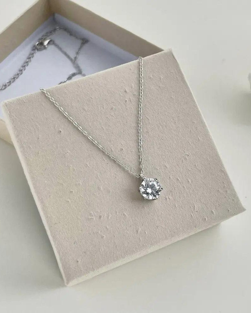 Silver necklace with 8.5mm solitaire zirconia - Ollijewelry