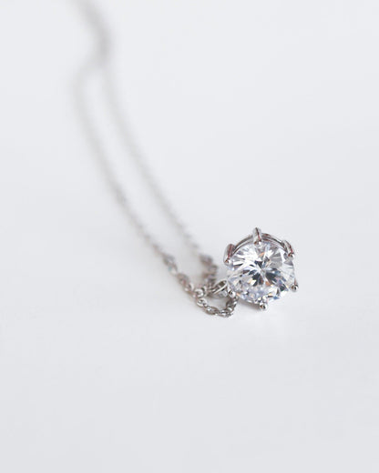 Silver necklace with 8.5mm solitaire zirconia - Ollijewelry