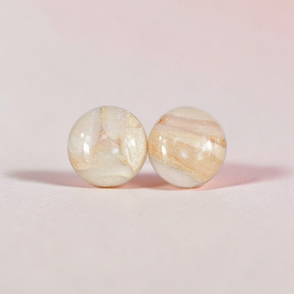 Boucles d'oreilles clous en perles délicates