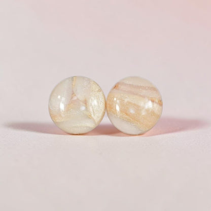 Boucles d'oreilles clous en perles délicates