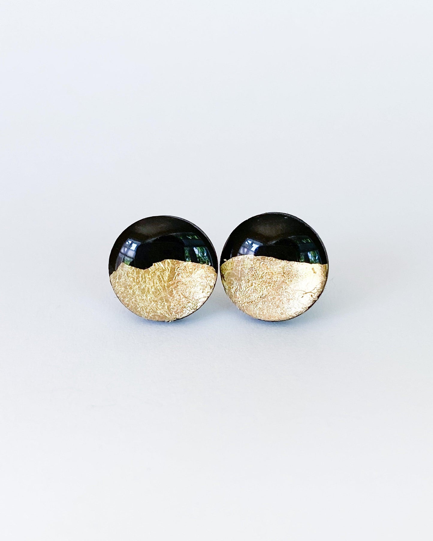 Black and gold stud earrings - Ollijewelry