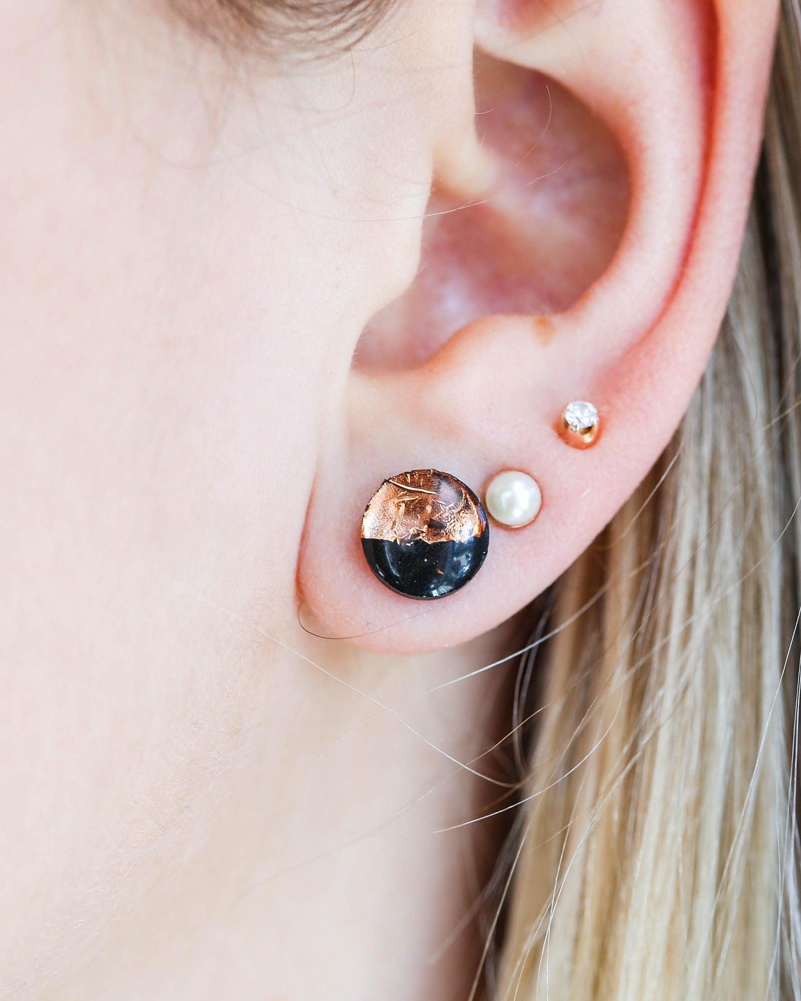 Black and rose gold stud earrings - Ollijewelry