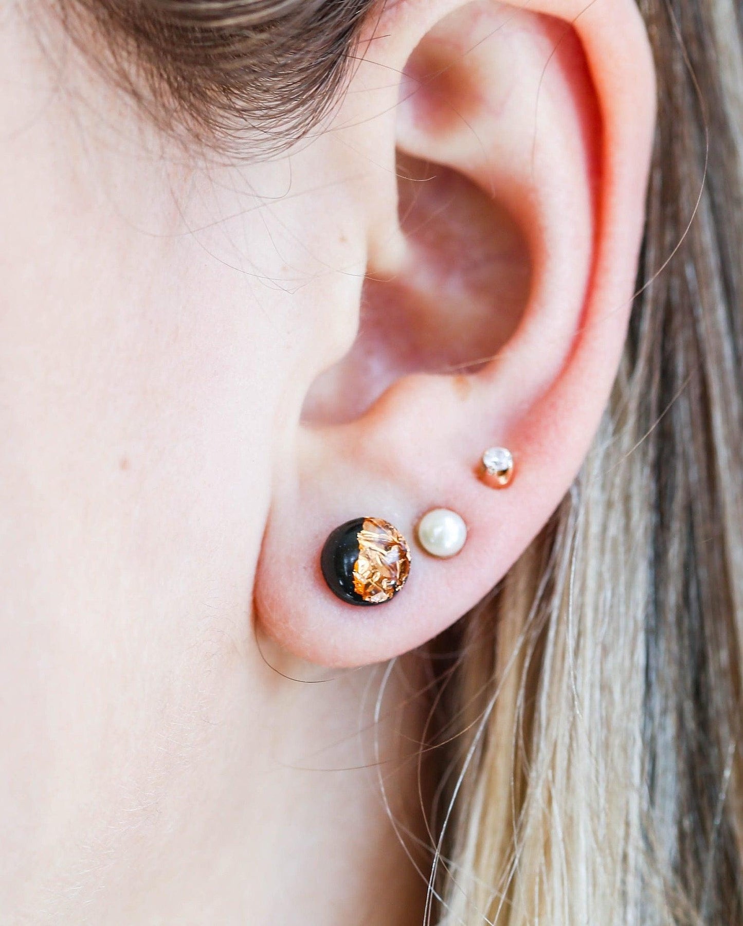 Black and rose gold stud earrings - Ollijewelry