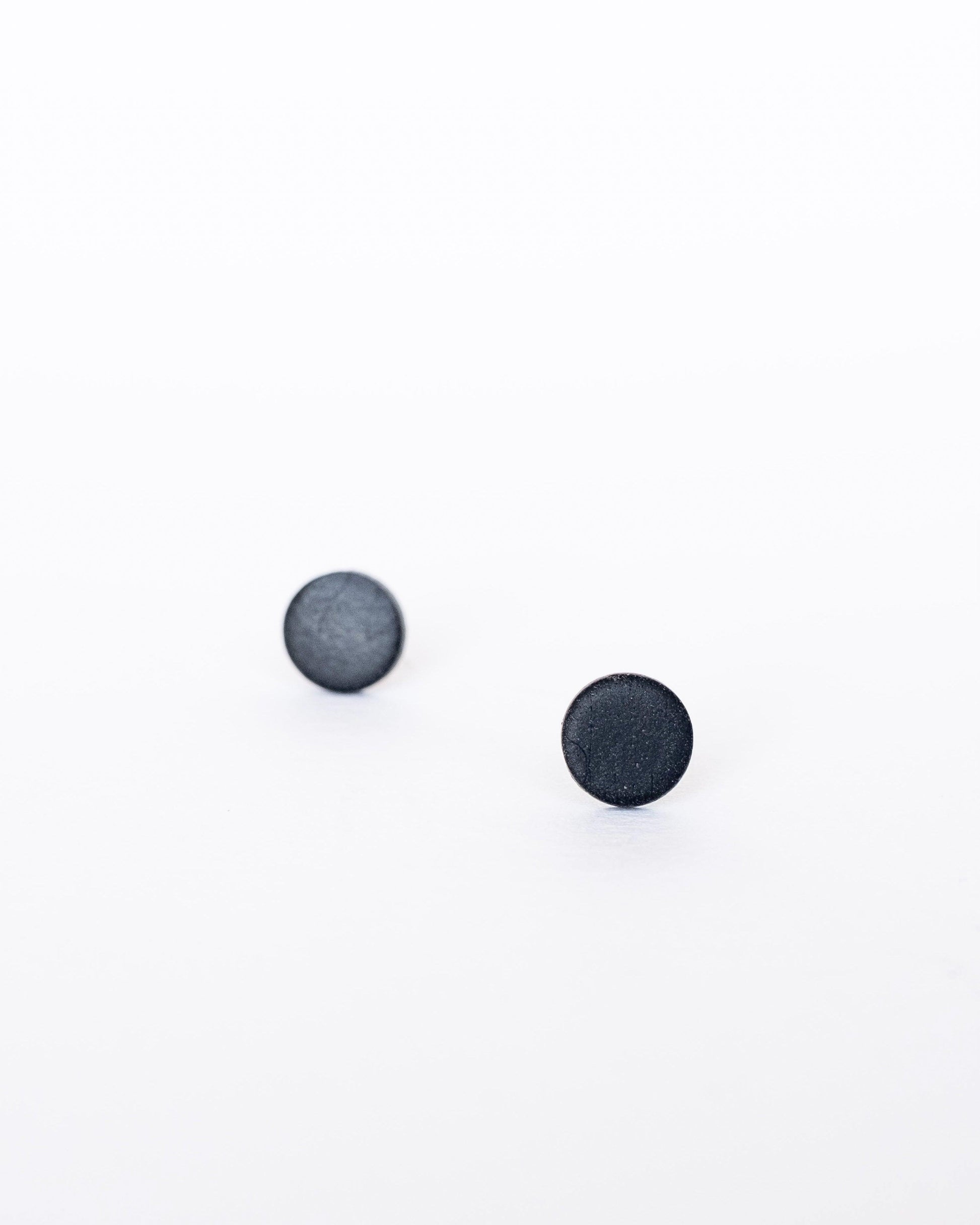 Black matt stud earrings - Ollijewelry