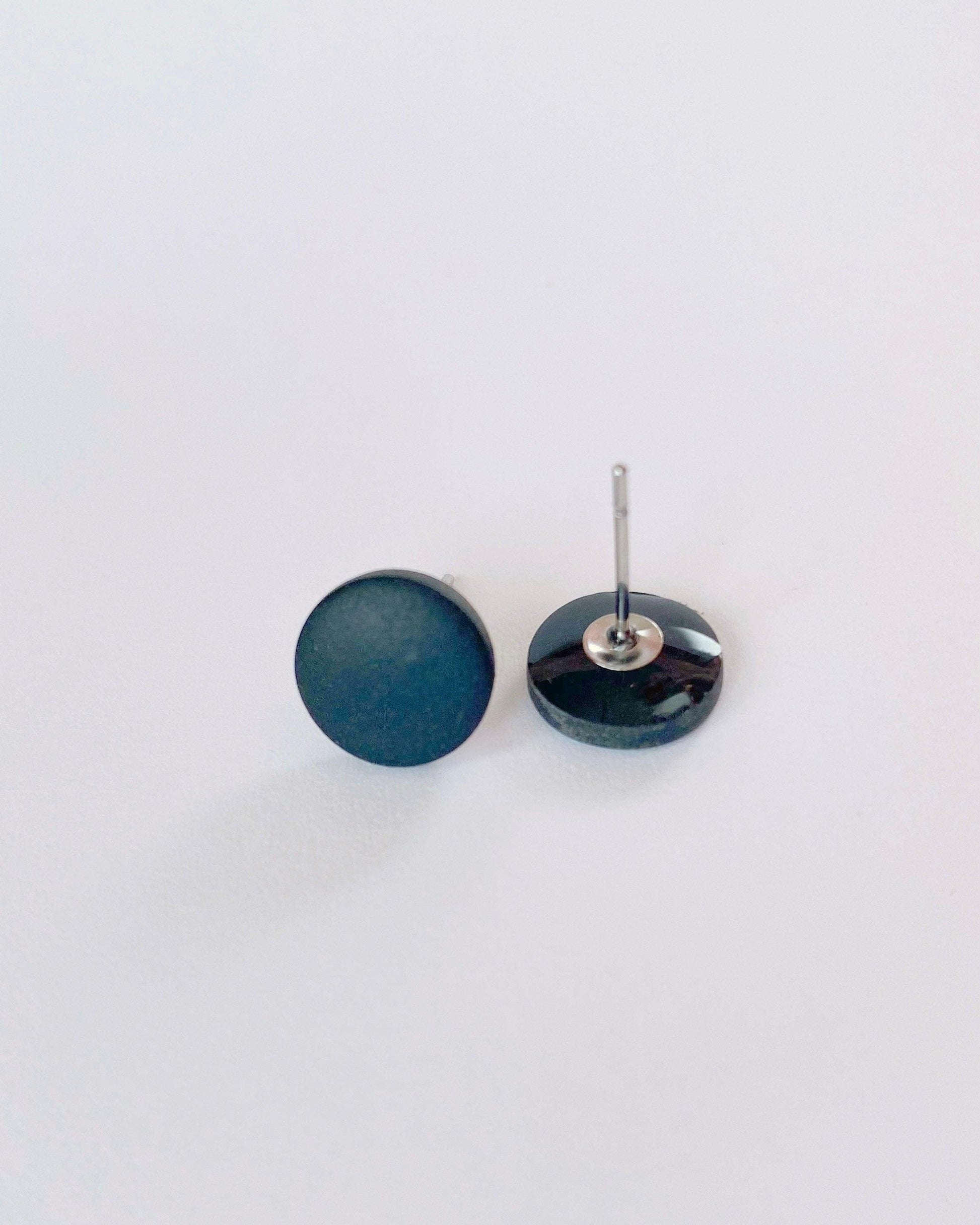 Black matt stud earrings - Ollijewelry