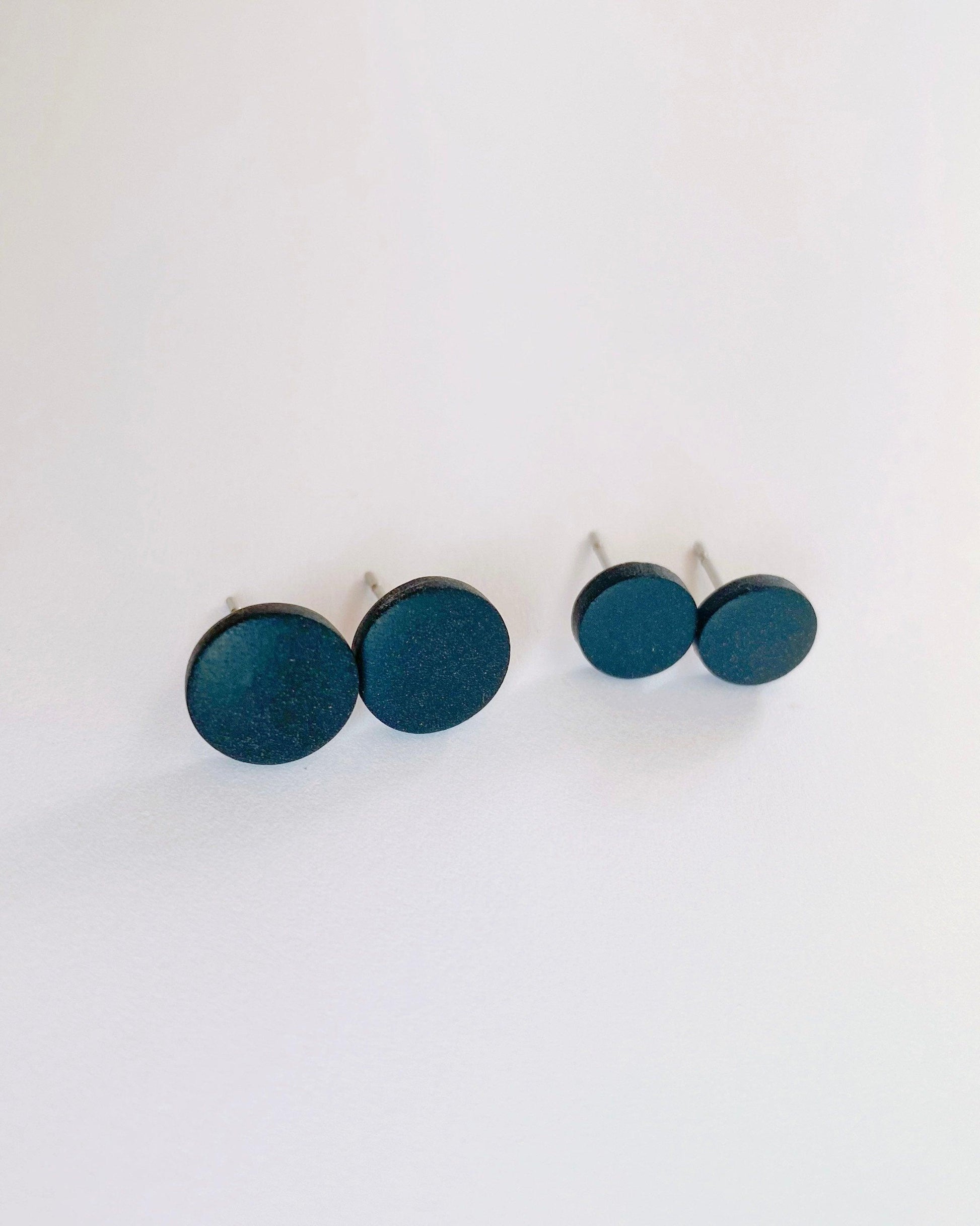 Black matt stud earrings - Ollijewelry