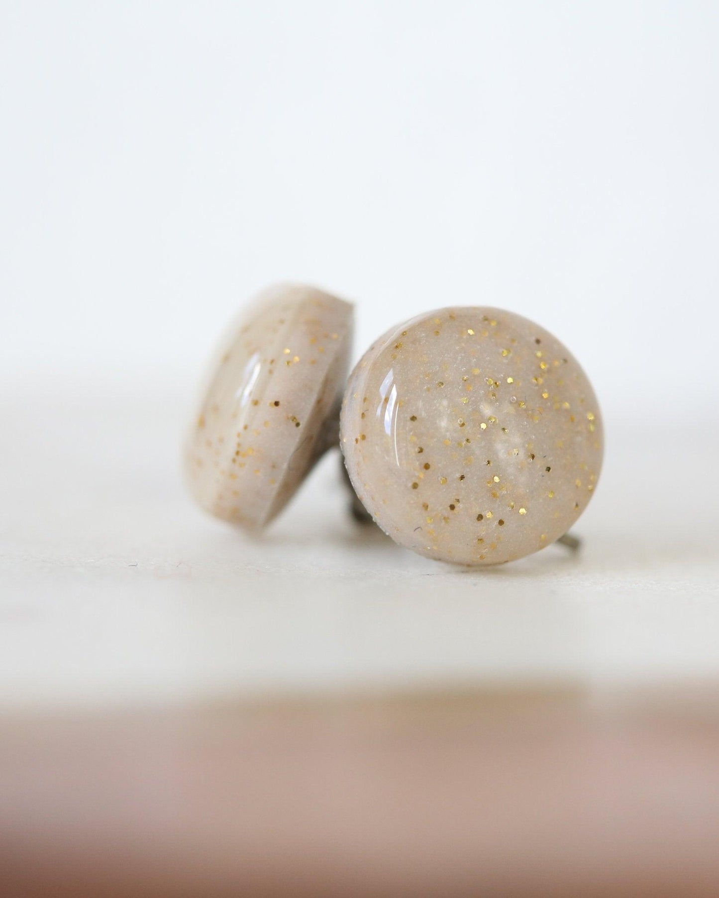 Champagne stud earrings - Ollijewelry