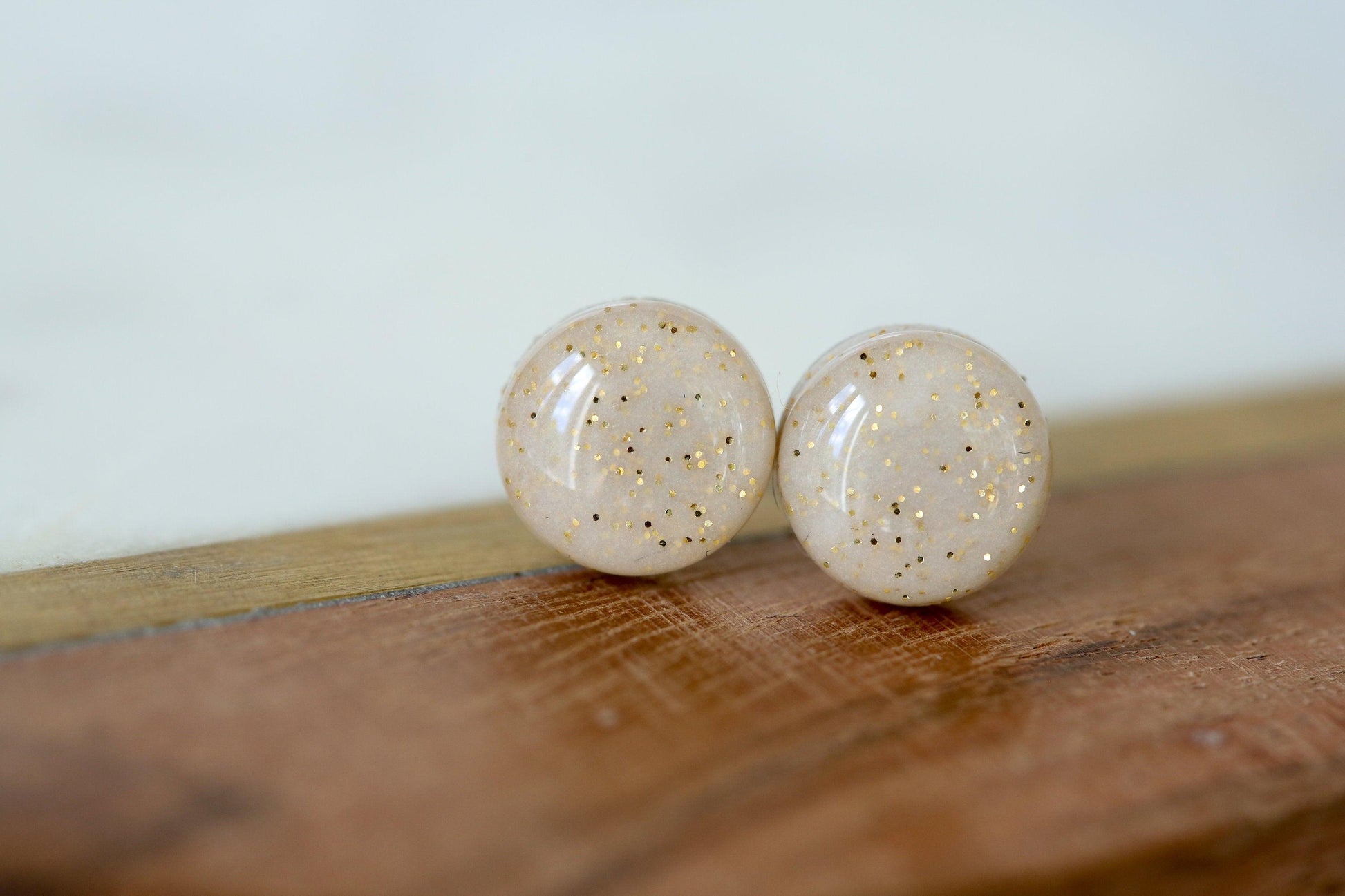 Champagne stud earrings - Ollijewelry